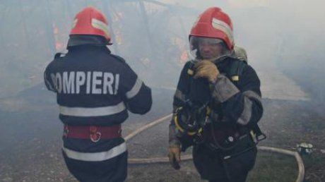 incendiu_pompieri_fum_40954000_05581400