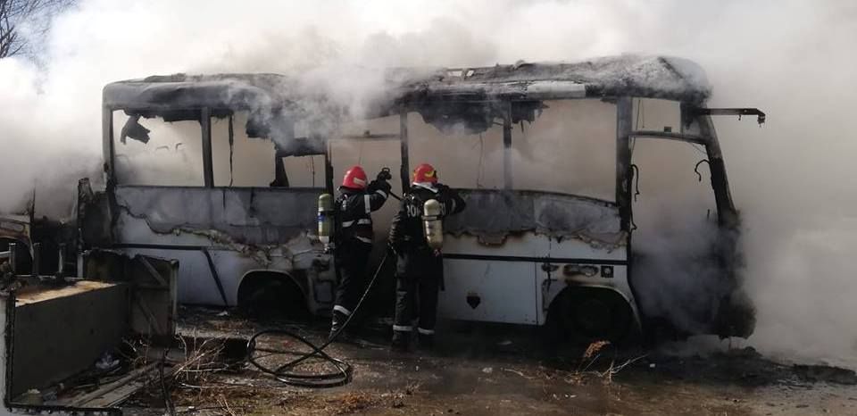 incendiu-autobuz-autocar-piatra-neamt-3 - Copy
