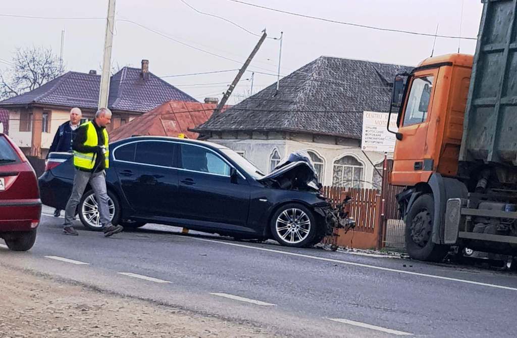 accident roznov tir 2