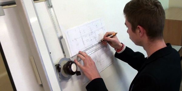 construcții și instalații desenator