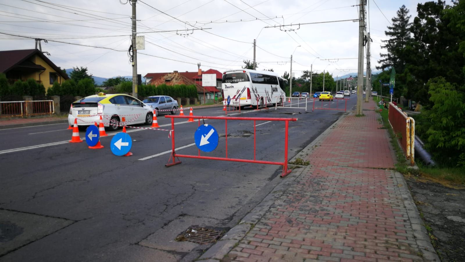 Stradă distrusă de explozia unei conducte de canalizare (FOTO) (2)