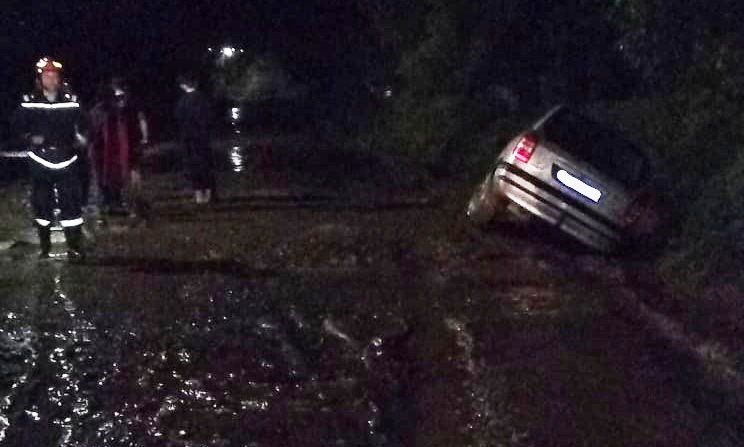 autoturism-căzut-într-un-șanț-FOTO-3