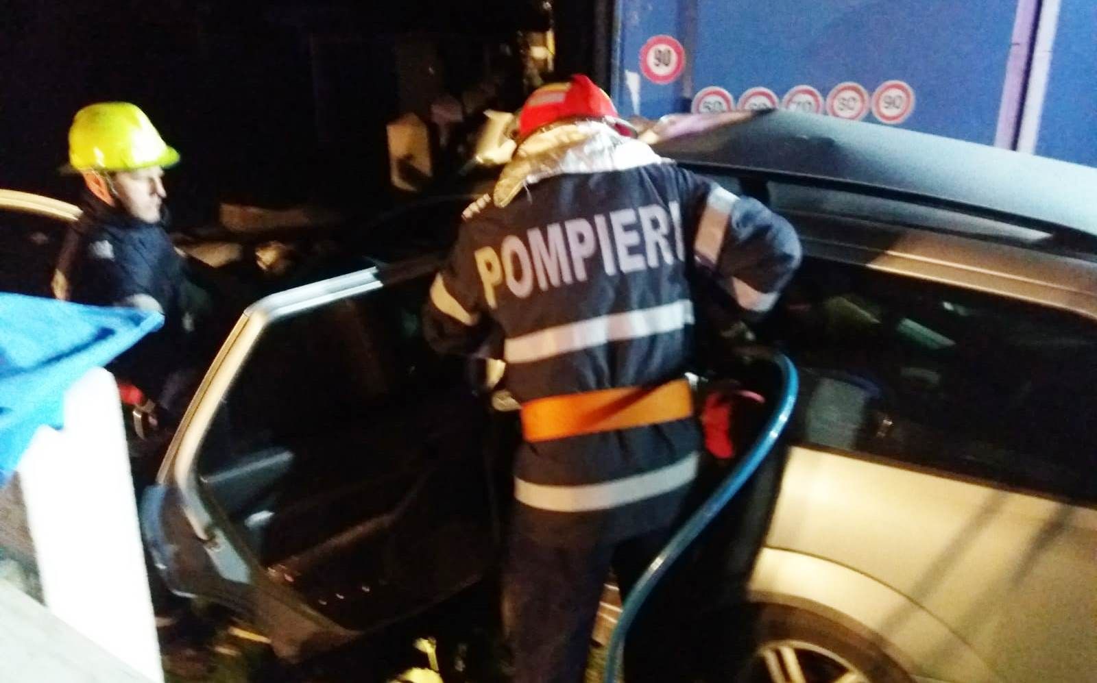 Primele imagini de la groaznicul accident soldat cu decesul a 4 tineri din Neamț (FOTO) (2) - Copy