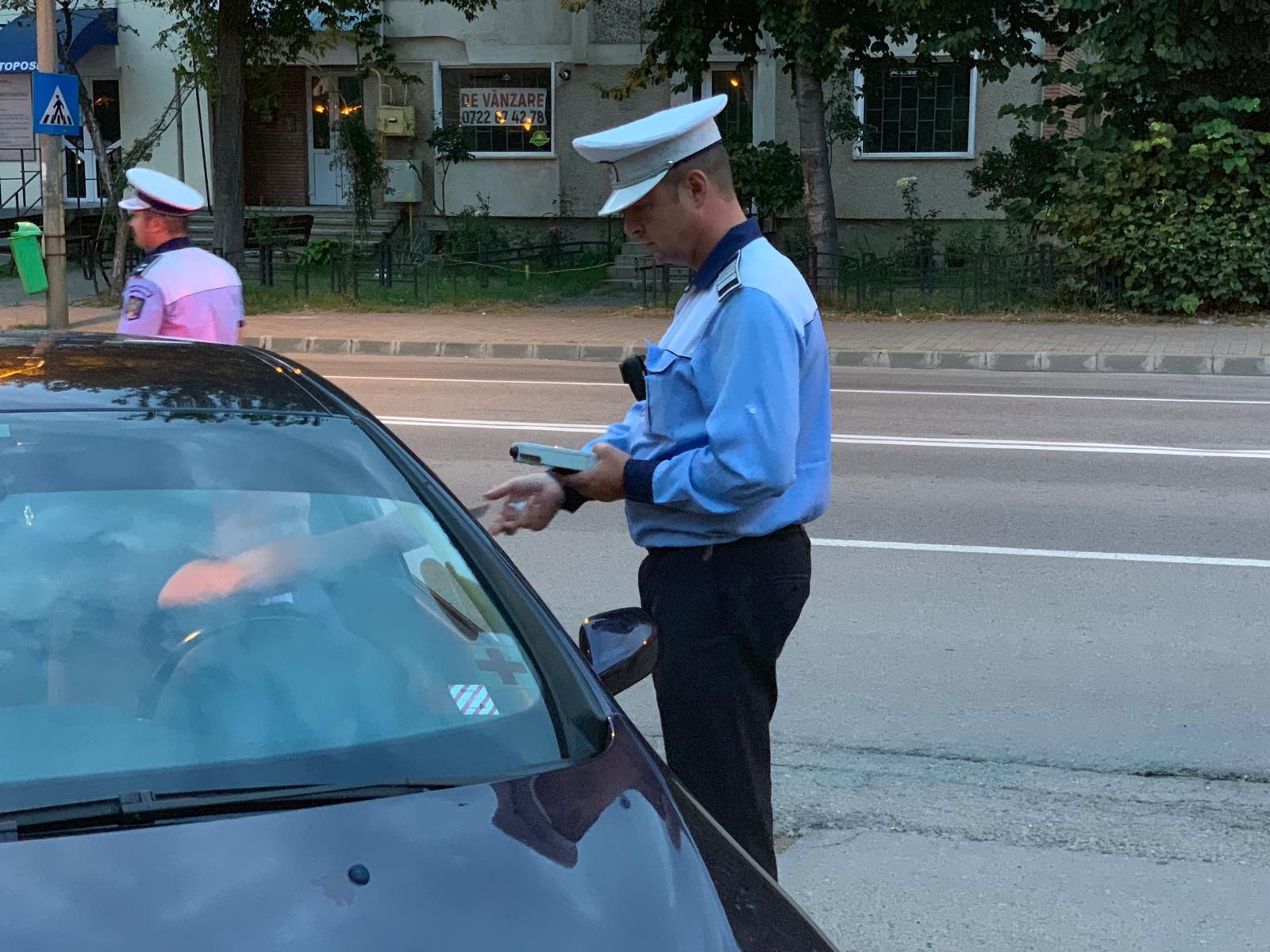 RAZII în traficul rutier din Piatra-Neamț. Un șofer a fost prins beat la volan (FOTO-VIDEO) (2)