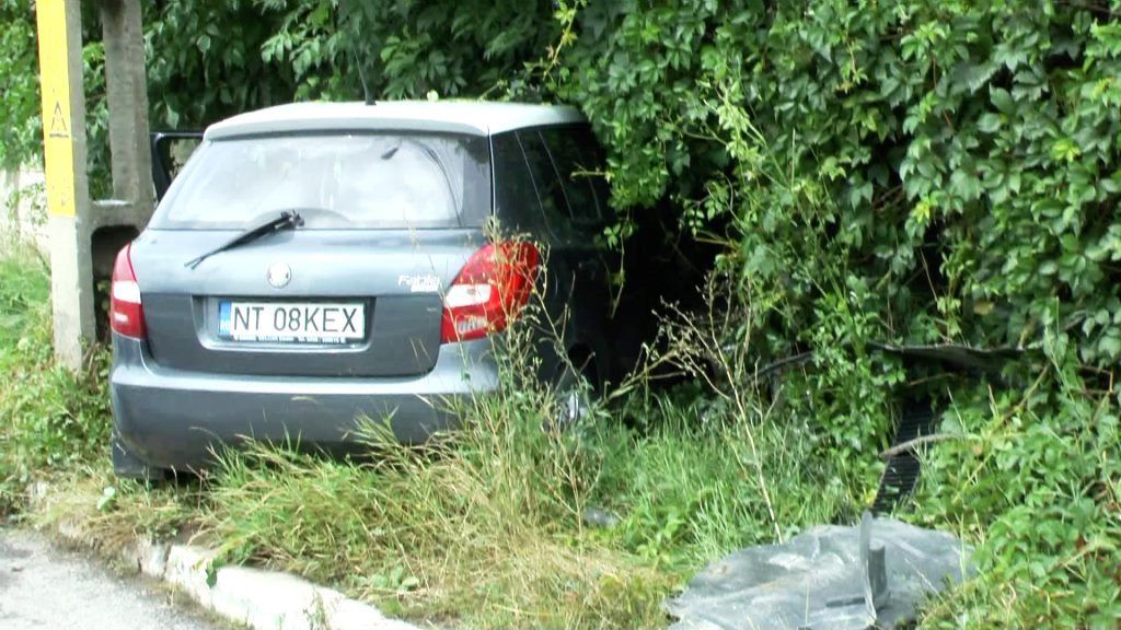 Accident-produs-de-un-tânăr-beat-fără-permis-și-urmărit-de-poliție-pentru-că-furase-mașina-FOTO-2