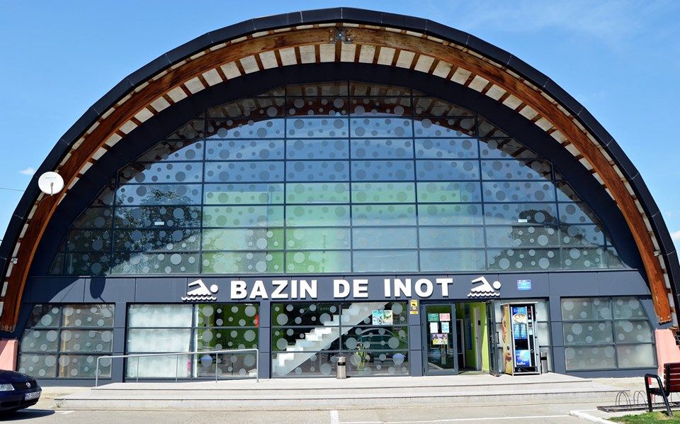 bazinul de inot