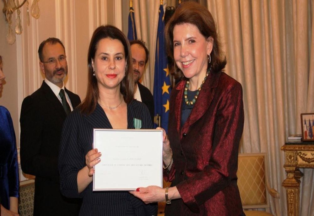 Gianina Cărbunariu, manager al Teatrului Tineretului, decorată cu Ordinul Artelor și Literelor (FOTO)