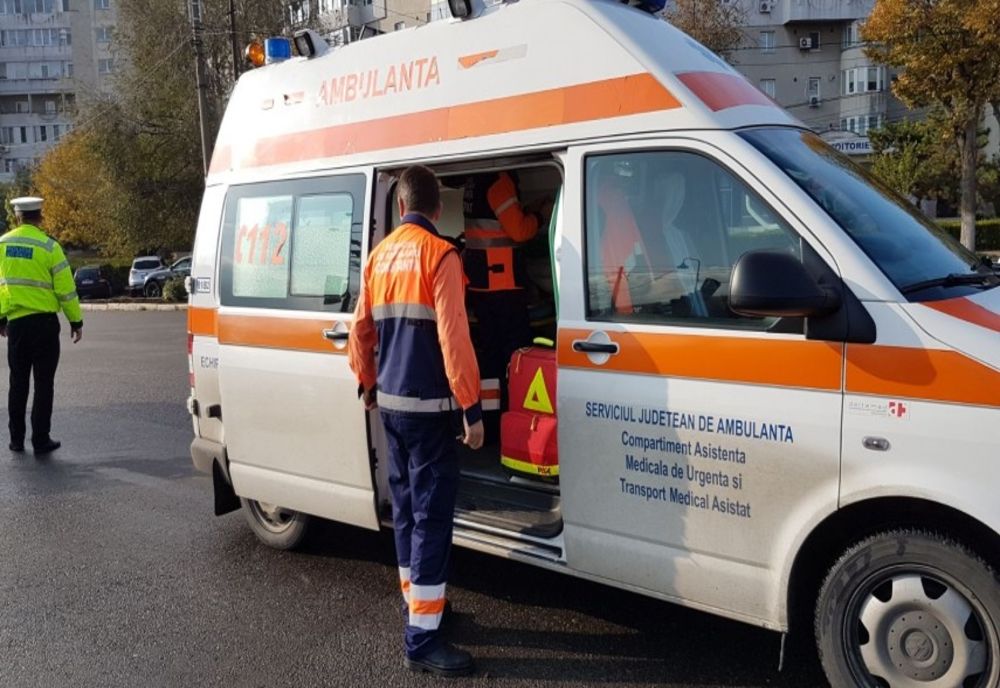 Minor de 11 ani, accidentat după ce a sărit în fața mașinii