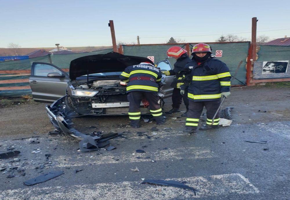 Patru persoane au ajuns la spital în urma unui accident rutier