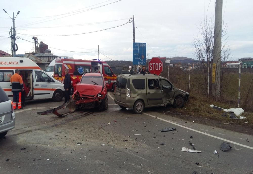 Neacordarea de prioritate, cauza unui nou accident în ”intersecția morții” din Girov (FOTO)