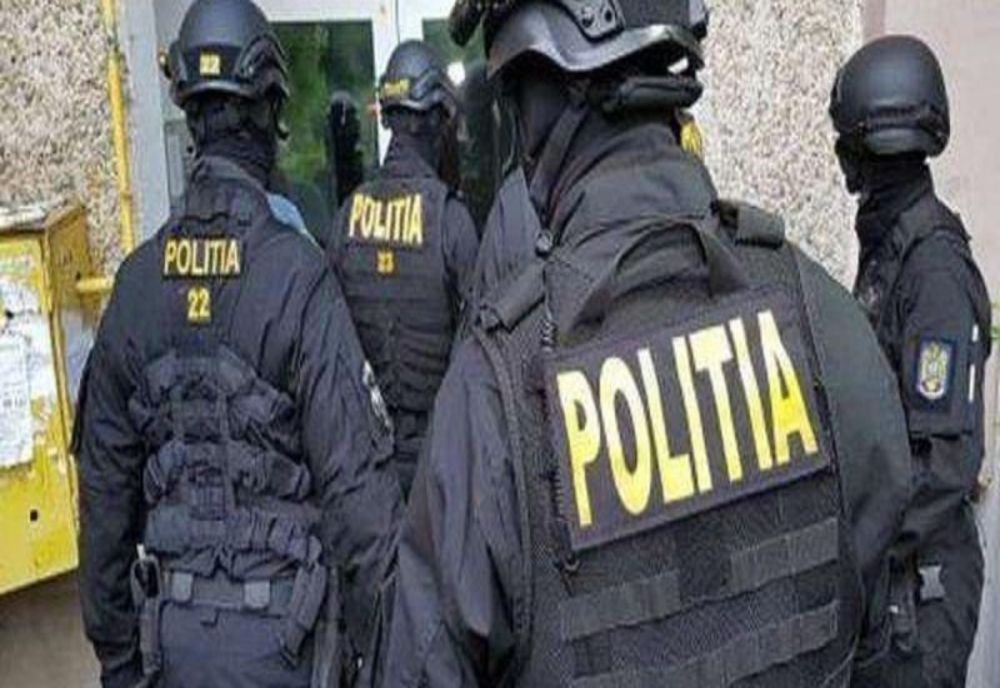 Cum trebuie să se legitimeze polițiștii. Modificările aduse legii