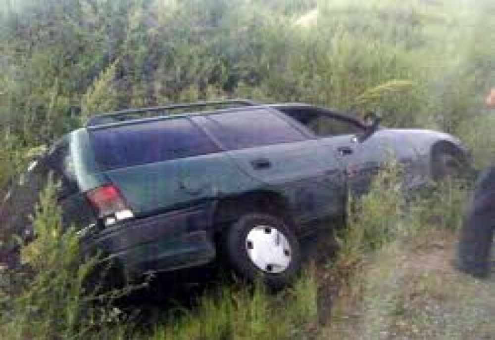 A băut bine, s-a urcat la volan și a ajuns în șanț