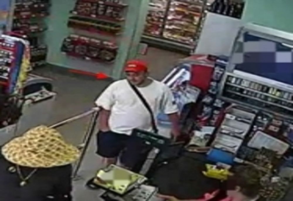 Căutat pentru furt calificat! Cine îl vede să sune la 112!