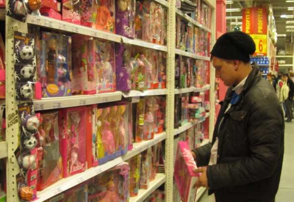 Comercianții de jucării, controlați de Protecția Consumatorului. Vezi ce nereguli au fost găsite în Neamț