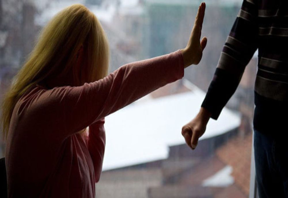 La răcoare pentru că a dat târcoale locuinței soției, deși avea ordin de protecție