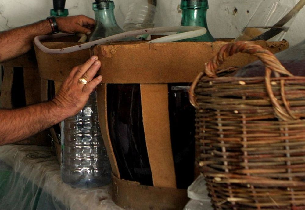 Au ajuns ”la beci” după o spargere în beci