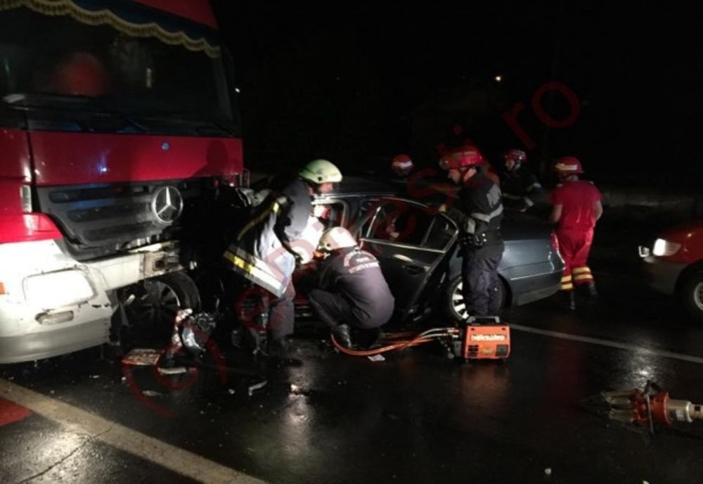 Șoferul care a intrat sub o autoutilitară era băut și nu avea permis de conducere