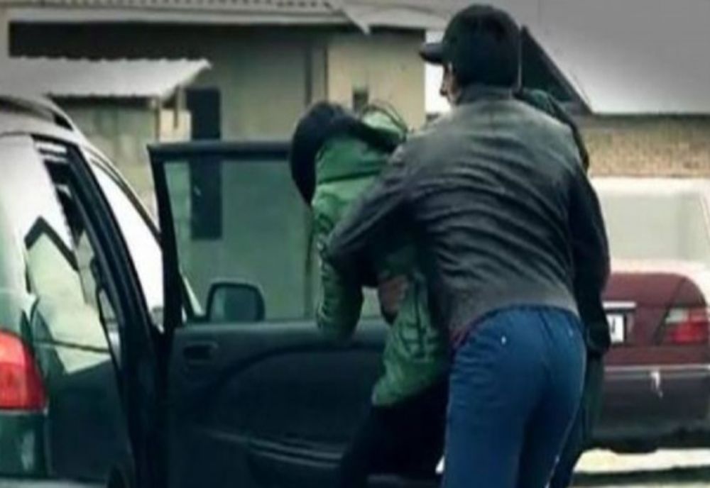 Și-a tâlhărit propria soție. Acum, se află sub control judiciar