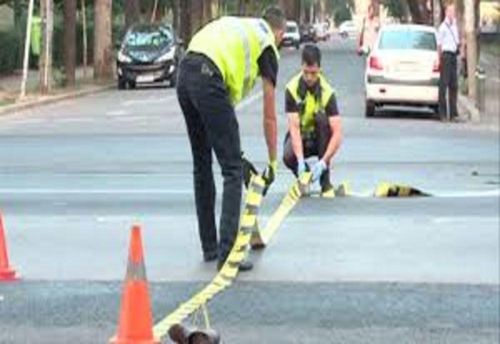 Un șofer din Iași a lovit un bărbat cu mașina, în Piatra-Neamț, și a fugit de la locul accidentului