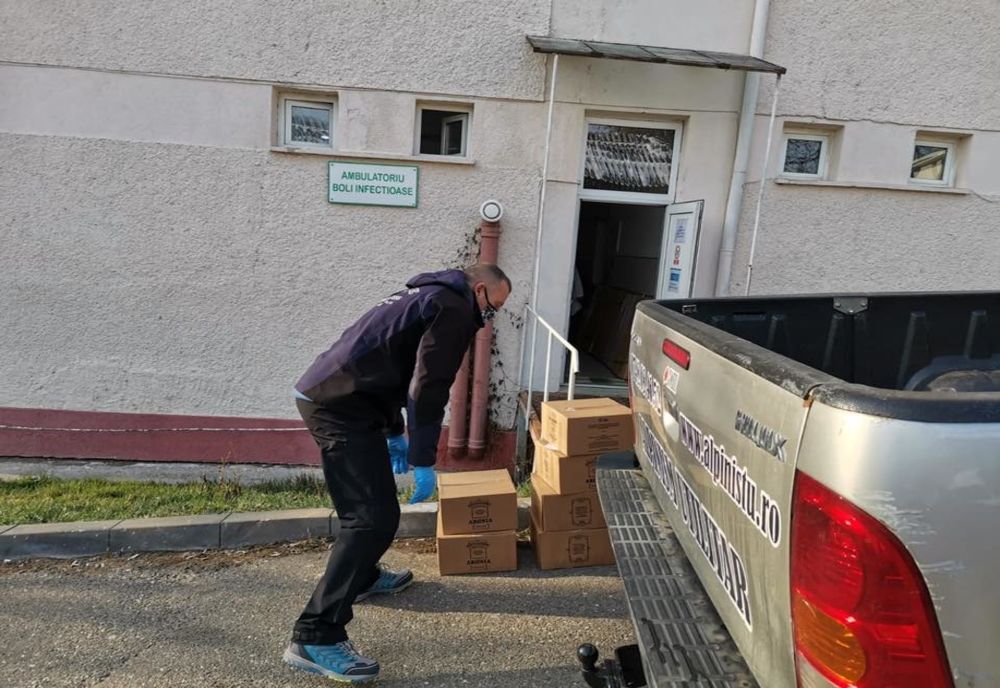 Donații către personalul medical, pompieri și polițiști, 