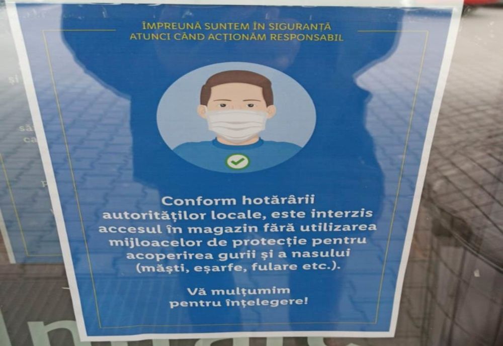 Agent economic amendat de Protecția Consumatorului pentru că le cerea clienților să poarte mască