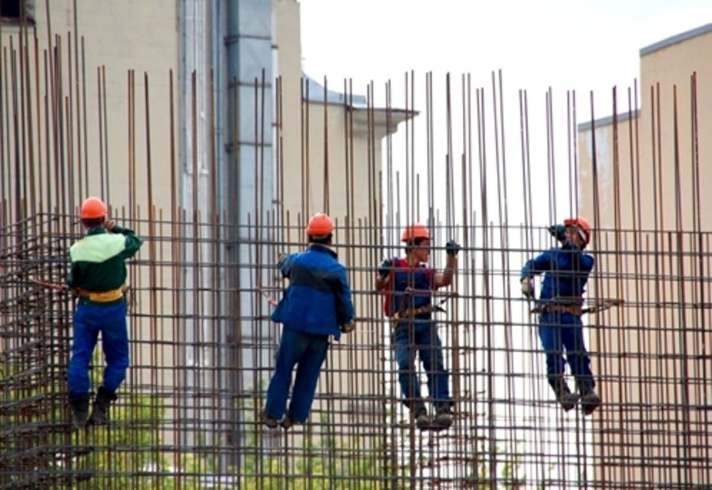 Firmele de construcții și service-urile auto, amendate de ITM Neamț