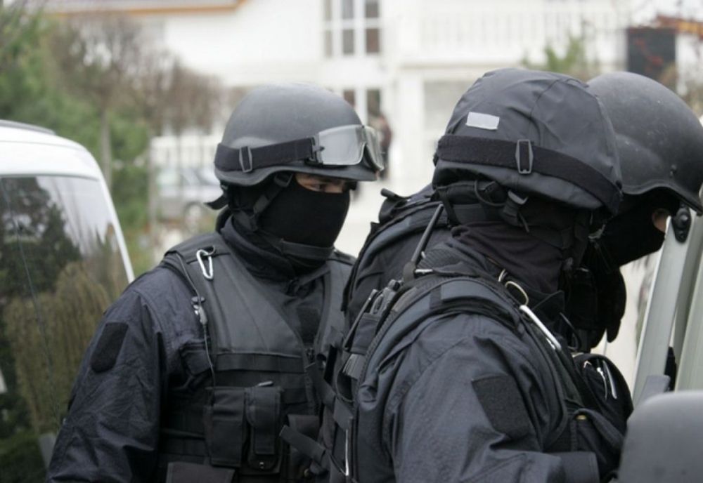 Noi rețineri în rândul grupării specializate în camătă și santaj! 