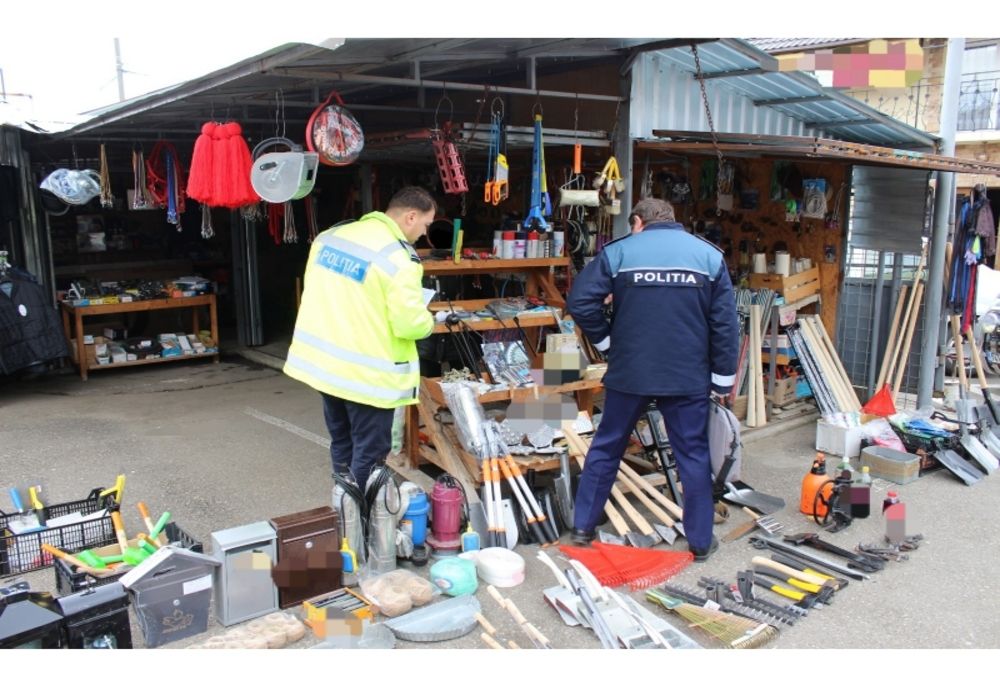 Controalele în târguri continuă. Duminică, polițiștii au acționat în bazarul de la Borca