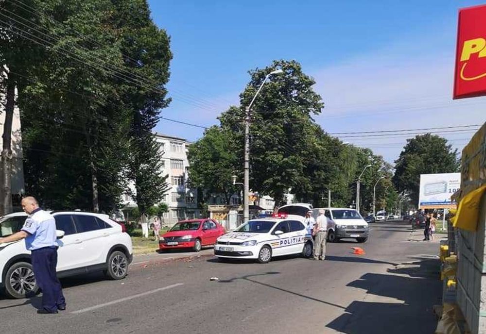 Accident mortal în Roman! O femeie și-a pierdut viața pentru că a traversat neregulamentar (FOTO)