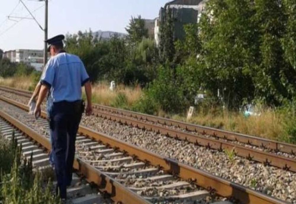 Trifești. O persoană a fost lovită mortal de un tren!