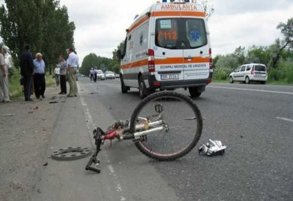 Un șofer beat a accidentat două fetițe care mergeau pe bicicletă
