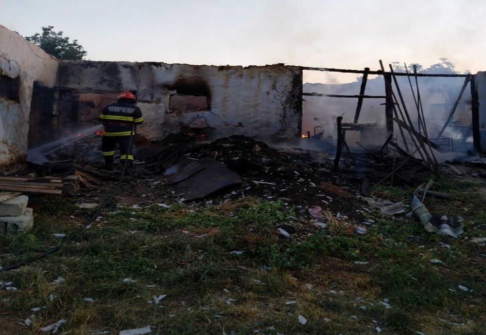 Incendiu la o anexă gospodărească din comuna Pâncești