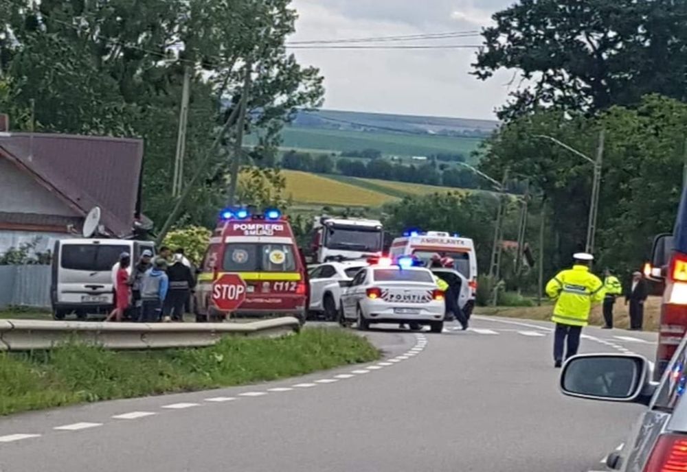 Accident cu victime la Dulcești. Trei autoturisme implicate