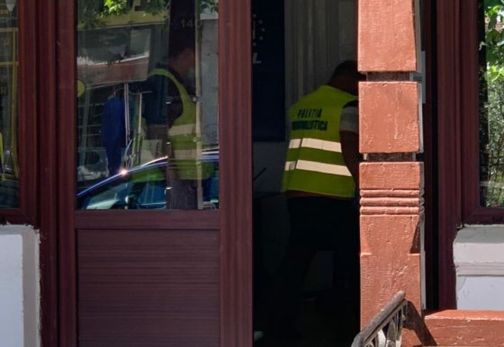 Liberalii din Neamț, călcați de hoți! Sediul organizației a fost spart noaptea trecută (FOTO)