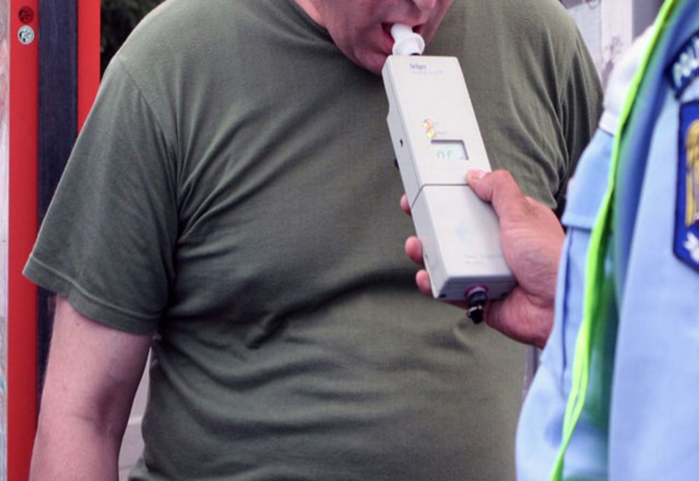 Condus la închisoare după ce s-a urcat la volan cu o alcoolemie de 2,57 g/l alcool pur în sânge