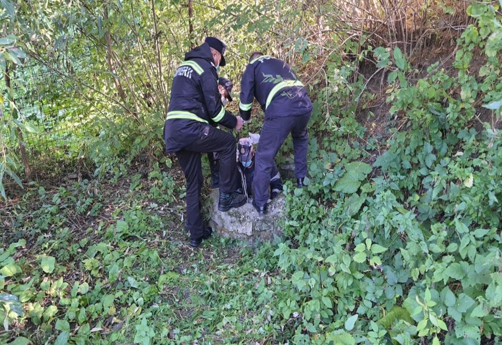 Bărbat mort după ce a căzut într-o fântână