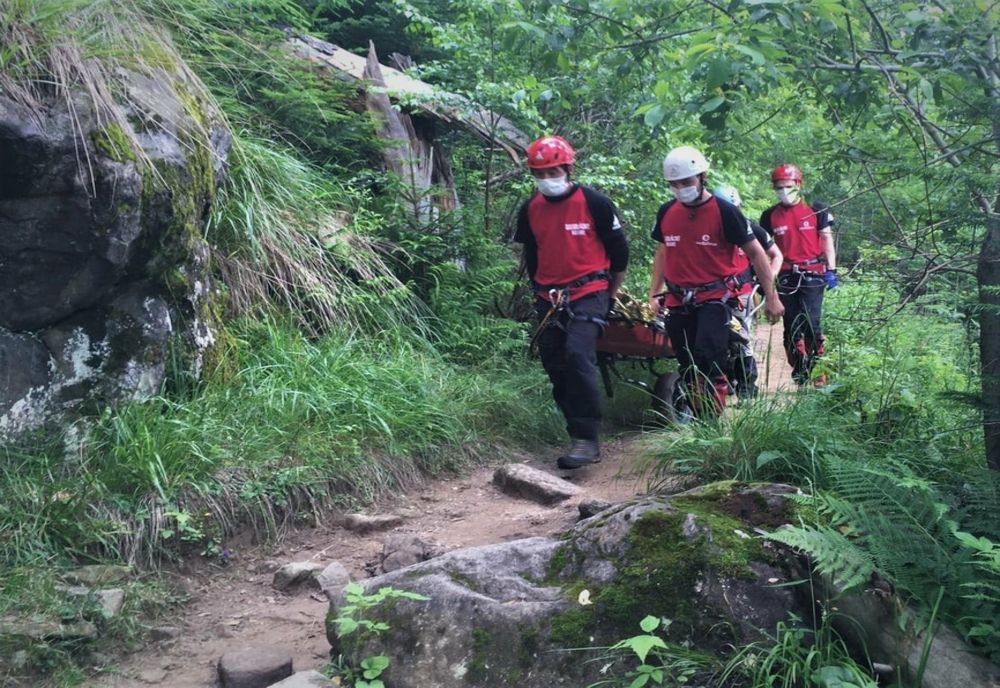 Bărbat în hipotermine, găsit de salvatori la o stână din Hangu