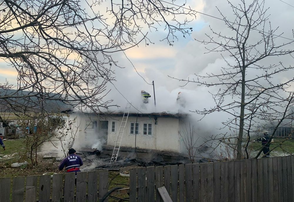 Barbatul care a dat foc la casă a fost reținut