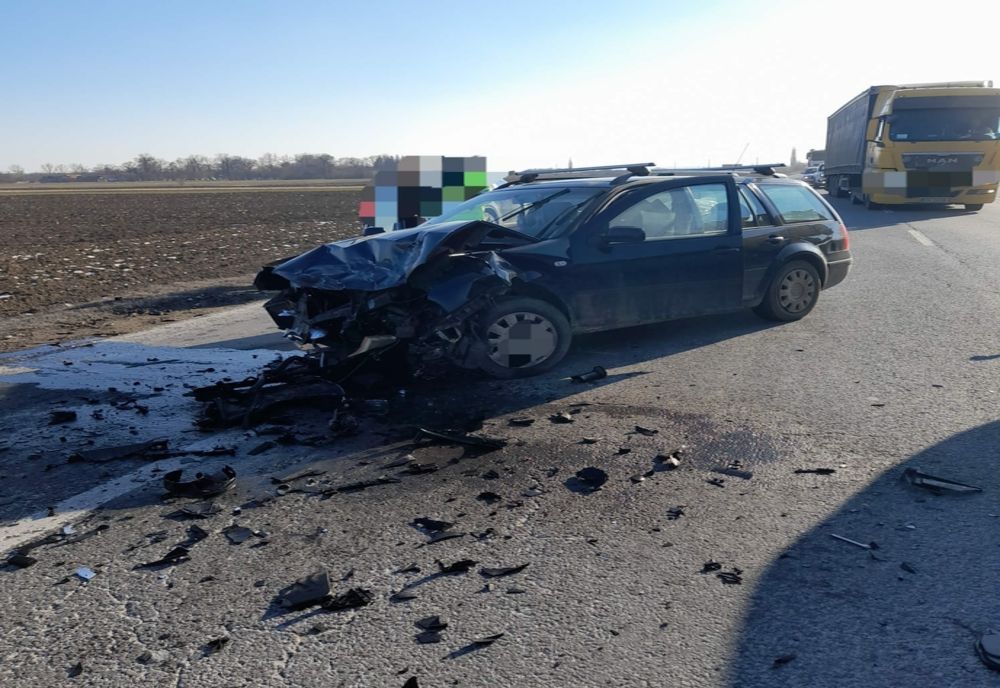 Accident pe E85! Patru persoane au avut nevoie de îngrijiri medicale (FOTO)