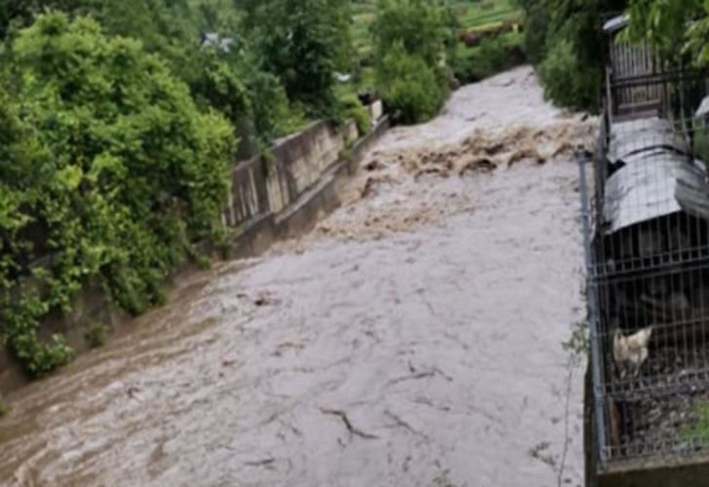 Avertizări hidrologice în mai multe județe din țară