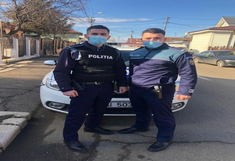 Înfometat și înghețat de frig, un nemțean care se întorcea acasă de la București pe jos a fost ajutat de doi polițiști