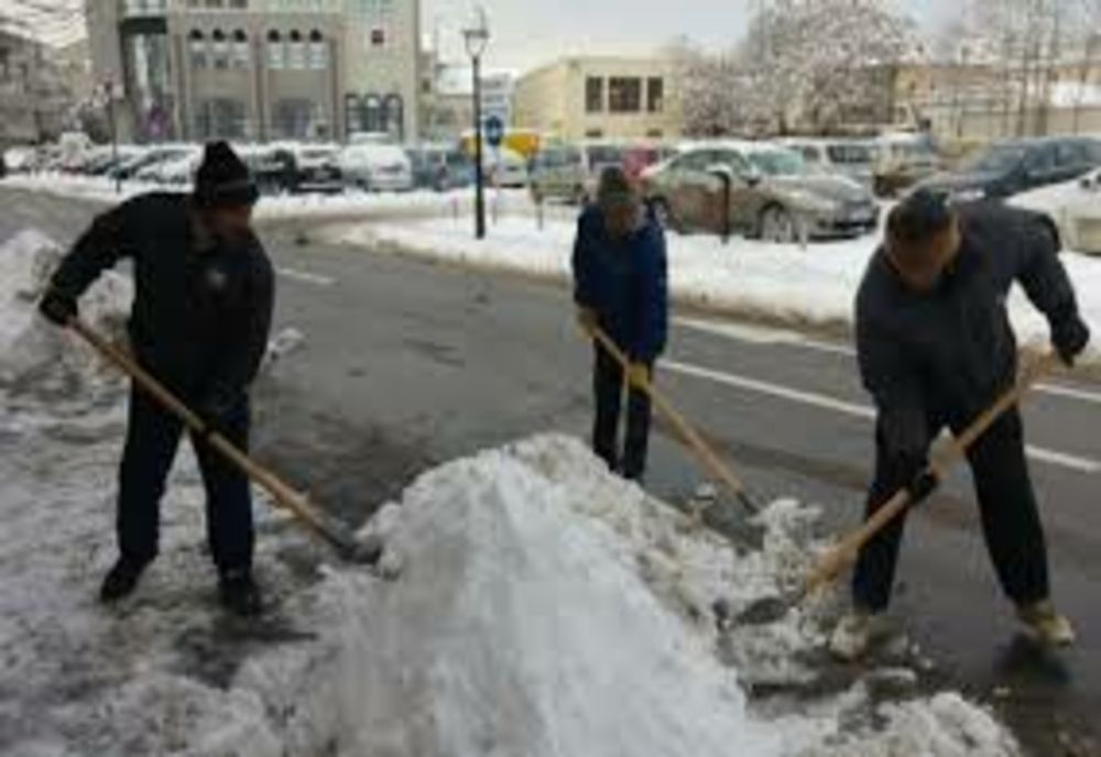 14 ”leneși” din Piatra-Neamț au rămas fară ajutorul social
