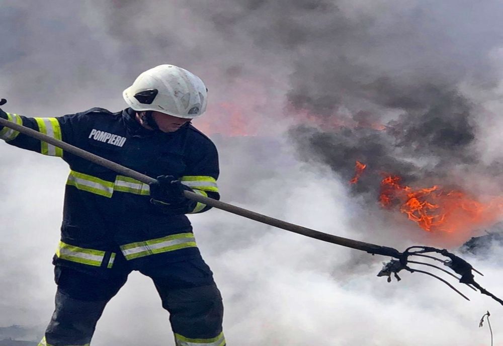 70 de pui au ars intr-un incendiu produs la o anexă gospodărească din comuna Gherăești