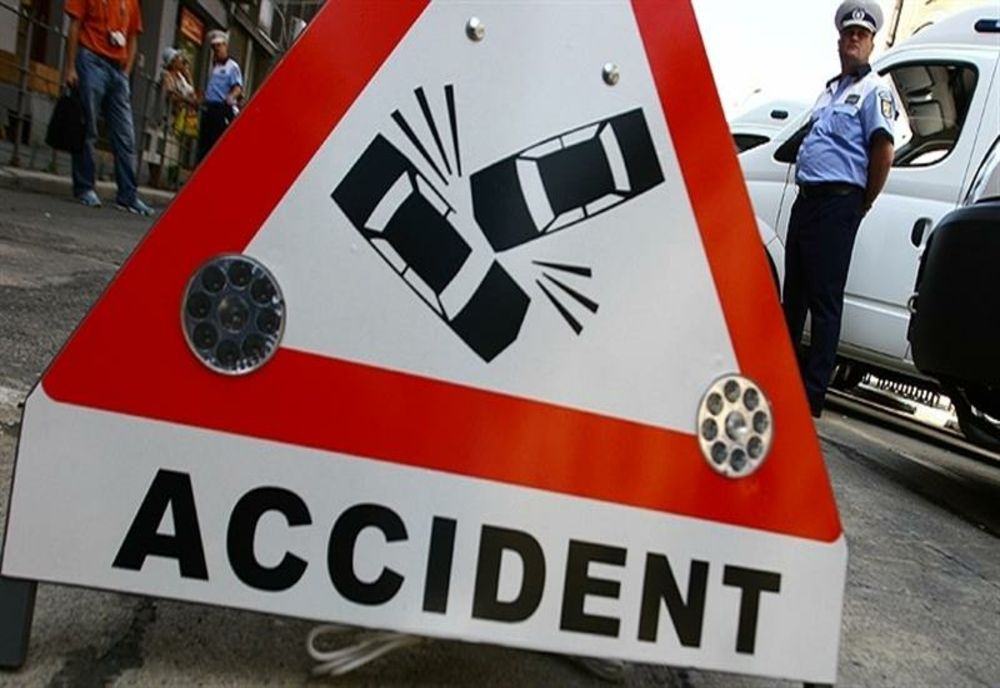Accident rutier cu persoane incarcerate la Adjudeni
