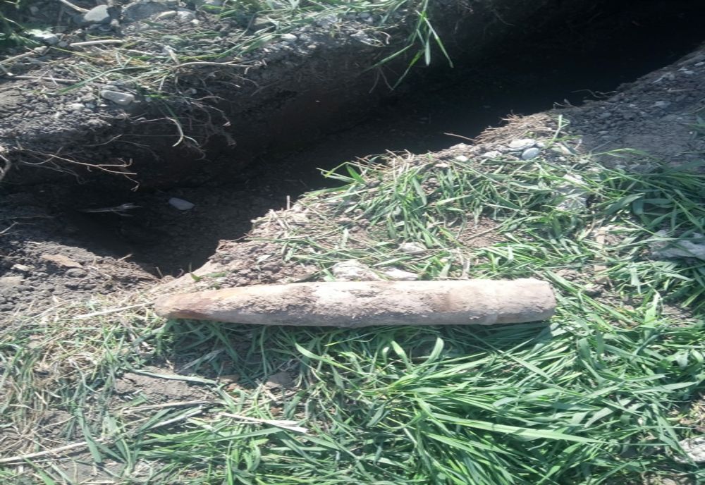 FOTO- Proiectil descoperit într-o gospodărie din Neamț