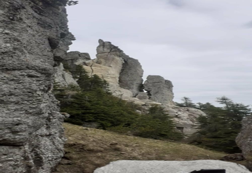 Unul din turnurile Ocolașului Mic s-a prăbușit! Averismentul salvamontiștilor! (FOTO)