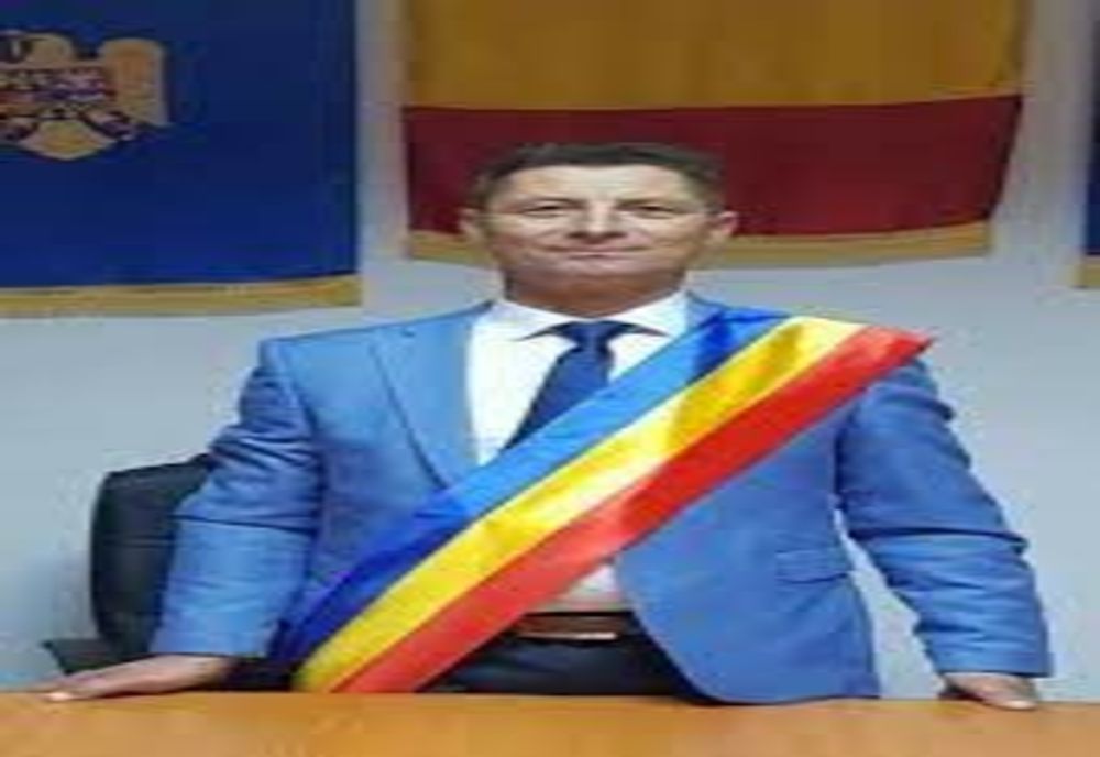 Neamț: Primarul din Ghindăoani condamnat definitiv la doi ani de închisoare cu suspendare pentru contrabandă cu ţigări