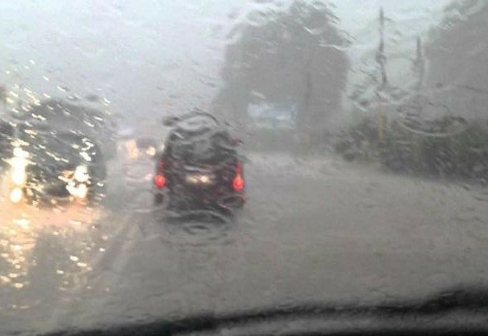 Podeț rupt de ape în comuna Ceahlău