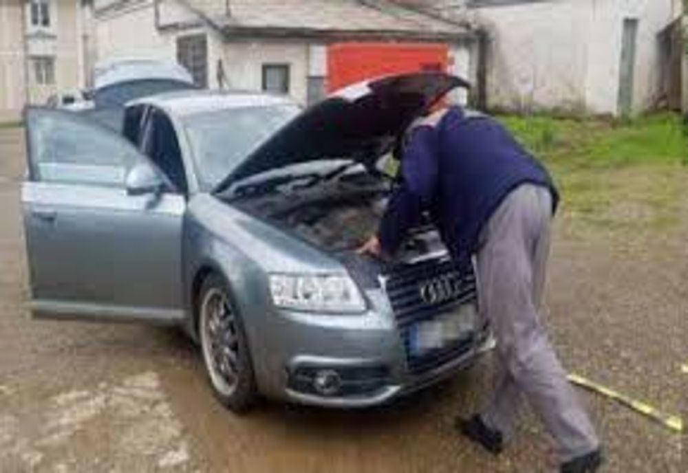 A încercat să fure o mașină la doar 17 ani