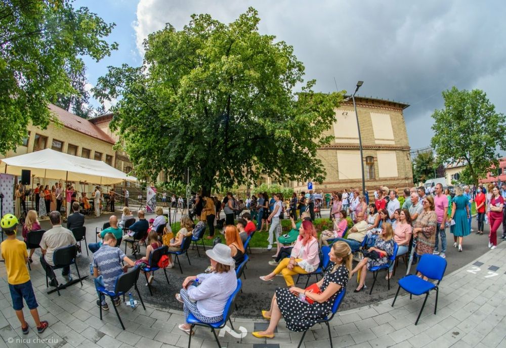 „Muzica vindecă” în curtea spitalului Spitalul Clinic Județean de Urgență Cluj-Napoca